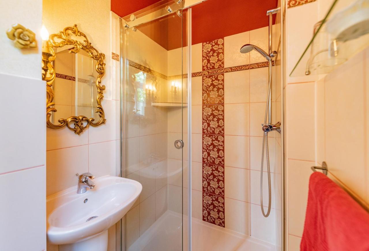 Hotel Villa Rossek Бад Либенщайн Екстериор снимка